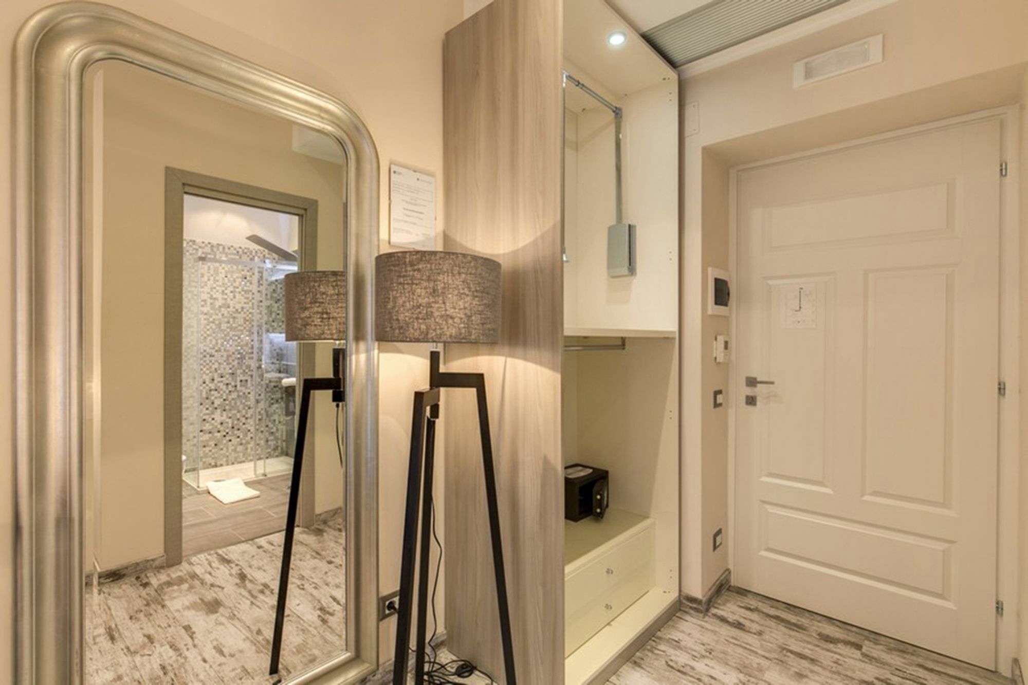 Colonna 18 By Ghor 2* Rom