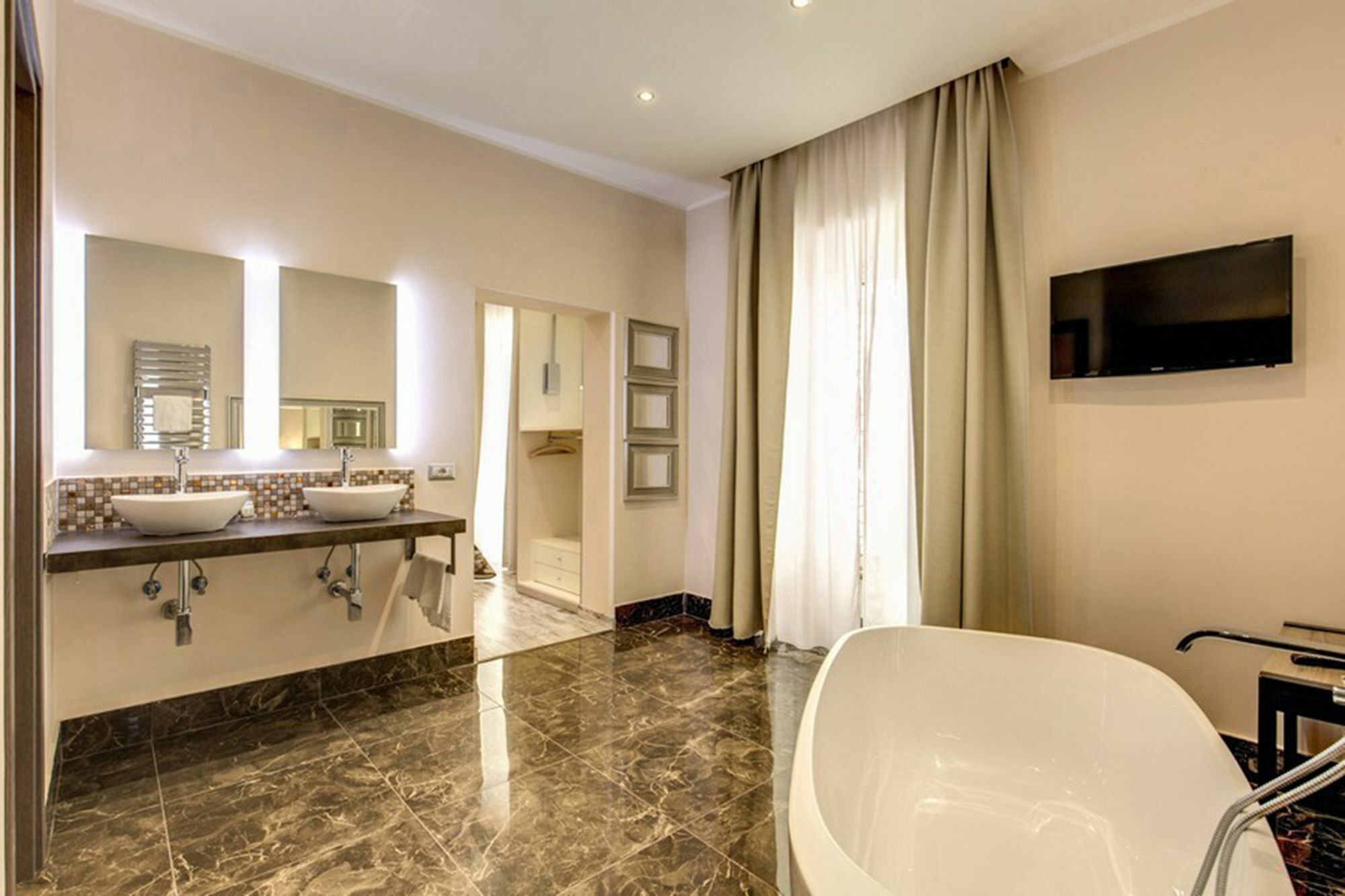 Colonna 18 By Ghor 2* Rom