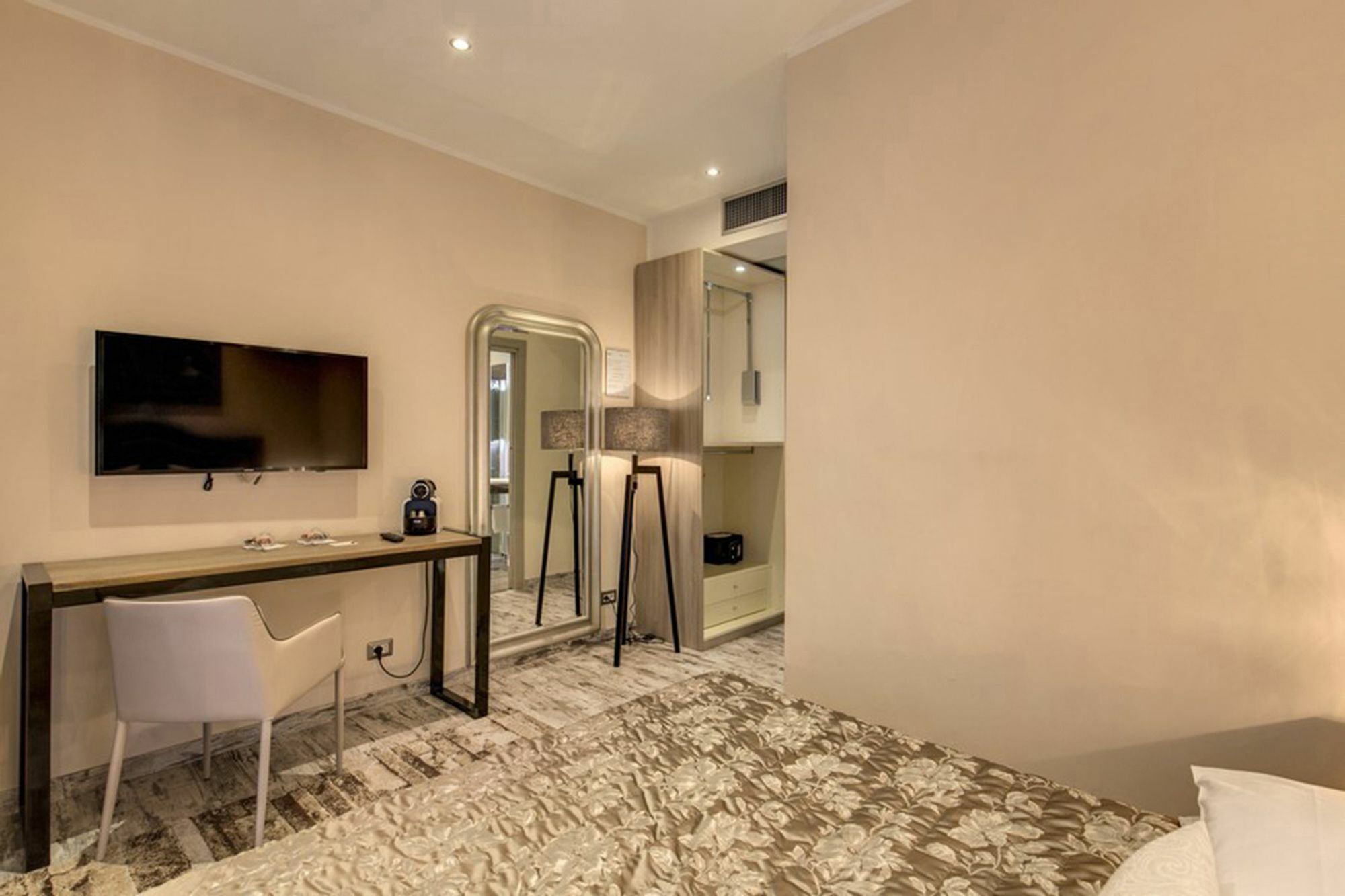 Colonna 18 By Ghor Gasthof Rom